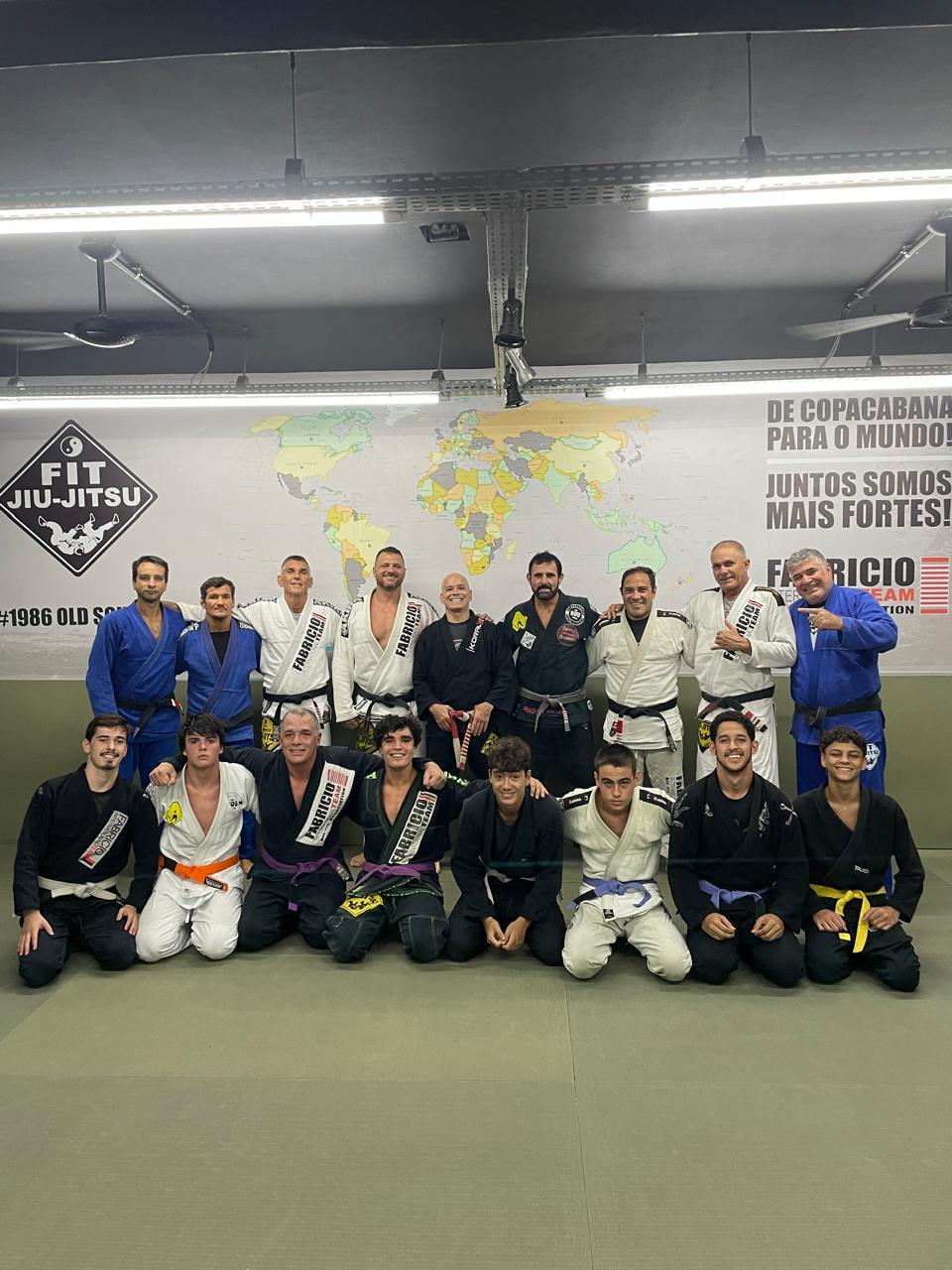 Turma FIT Jiu-Jitsu reunida