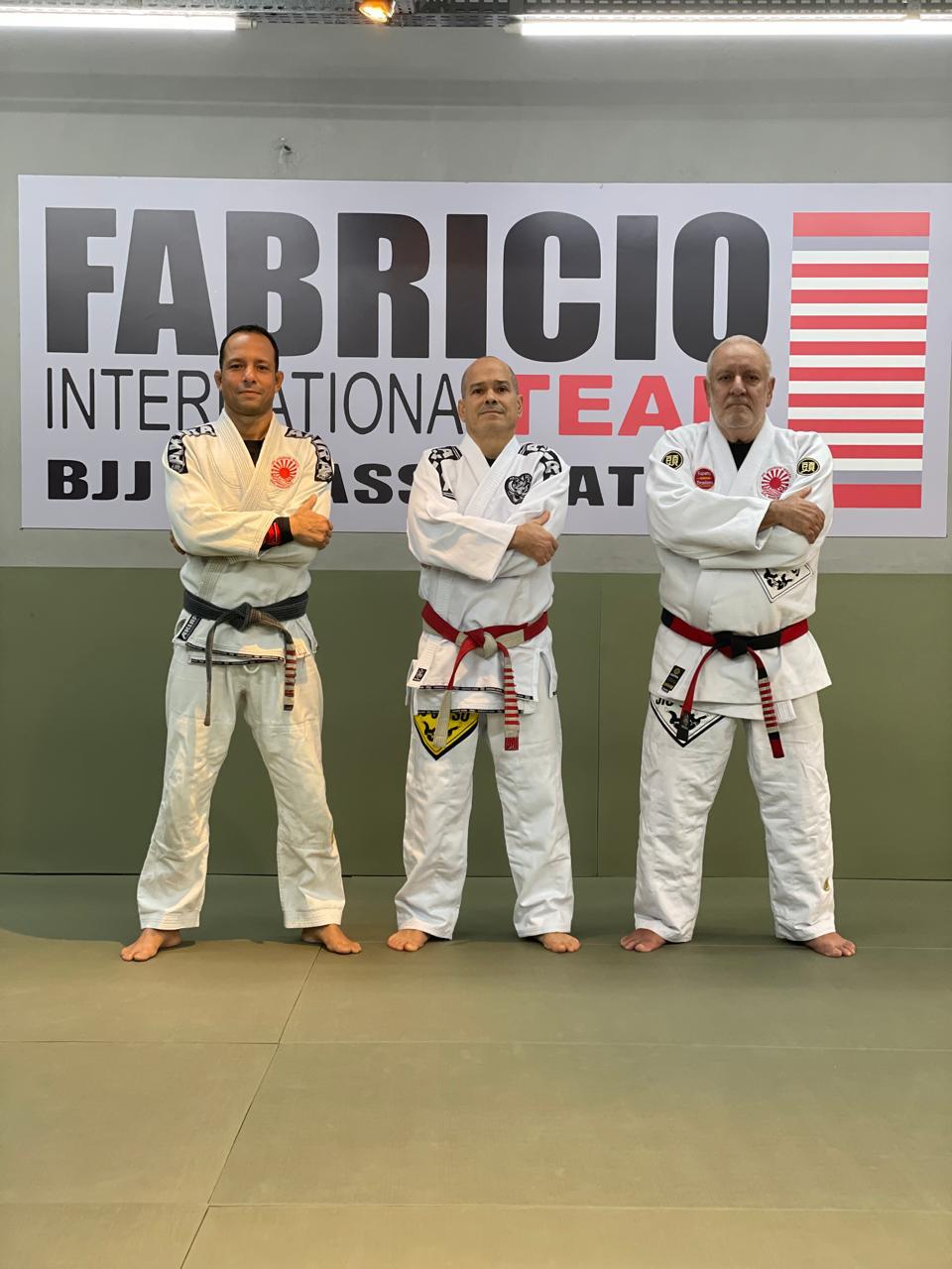 Mestres de kimono branco